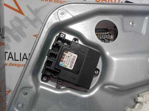 Foto 3ª: Elevalunas Eléctrico Delantero Derecho Mercedes Clase ML 300 3.0 CDI W164) 224CV 165KW AUT. OM642 [OM642940] (2006)