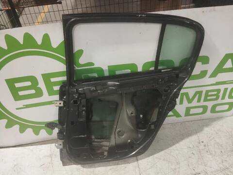 Foto 2ª: Puerta Trasera Derecha Renault Megane 1.5 DCI DIESEL 106CV (2003)