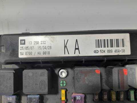 Foto 2ª: Caja Reles Fusibles Opel Astra COSMO 120CV 88KW [Z19DT] (2008)