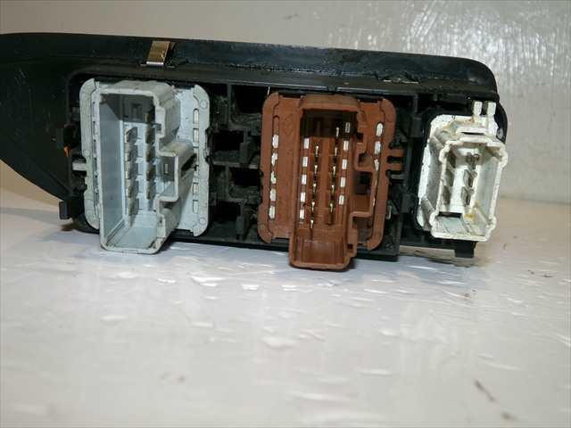 Foto 3ª: Botonera Elevalunas Renault Laguna 1.9 DCI 2001-2007 [F9QC7] (2002)