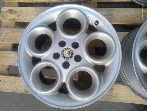 Foto 3ª: Juego LLantas Alfa Romeo 156 VERSION INDEFINIDA (2003)