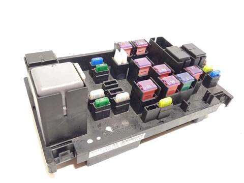 Caja Reles Fusibles Subaru Impreza 1.6 CAT 114CV 84KW