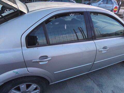 Foto 3ª: Puerta Trasera Derecha Ford Mondeo 2.0 TDCI CAT BERLINA 130CV 96KW [FMBA] (2004)