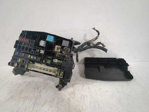 Caja Reles Fusibles Toyota Auris 1.33 DUAL-VVTI NRE150_) 101CV