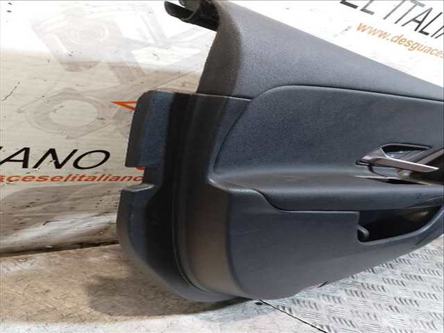 Foto 4ª: Tapizados Cartoneras Mercedes Clase A 140 A 200 177.087) 163CV 120KW (2018)