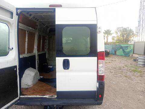 Puerta Trasera Derecha Citroen Jumper 2.2 HDI 100 101CV 74KW FURGONETA