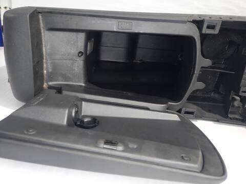 Foto 2ª: Consola Central Peugeot 3008 STYLE 114CV 84KW [9HD] (2014)