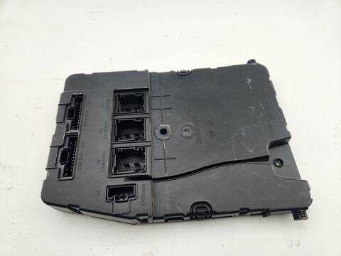 Foto 2ª: Caja Reles Fusibles Renault Scenic EMOTION 131CV 96KW [F9Q804] (2007)