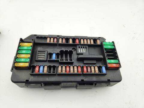 Caja Reles Fusibles Bmw Serie 1 114 116D 116CV 85KW