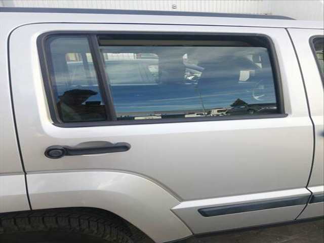 Puerta Trasera Derecha Jeep Cherokee D51C