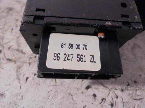 Foto 2ª: Mando Multifuncion Citroen Xsara 1.9 DIESEL 68CV 50KW [DJY] (1998)