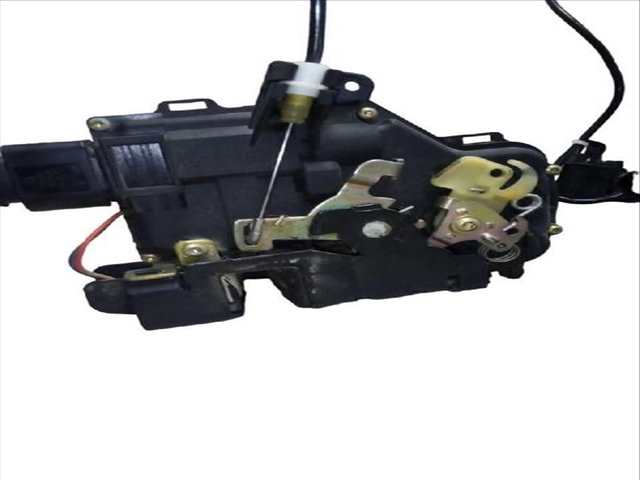 Foto 3ª: Cerradura Puerta Delantera Derecha Audi A6 1.8 T 150CV (1997)