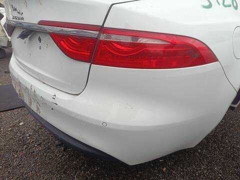 Foto 3ª: Paragolpes Trasero Jaguar XF PURE 179CV 132KW (2015)