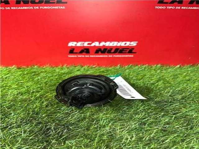 Foto 3ª: Tapa Exterior Combustible Mercedes Vito 109/111 CDI WORKER COMPACTA CDI CAT 114CV 84KW FURGON [R9M 503] (2018)