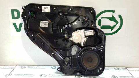 Elevalunas Manual Trasero Izquierdo Volkswagen Golf 1.6 TDI DPF 105CV 77KW