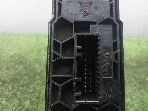 Foto 3ª: Botonera Elevalunas Renault Megane 1.3 TCE 115 B9N9) HATCHBACK 116CV 85KW IV HATCHBACK B9A/M/N_) [H5H 450] (2020)