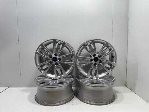 Juego LLantas Ford Focus M2DA BERLINA