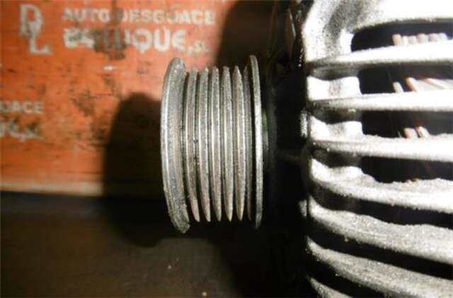 Foto 3ª: Alternador Renault Megane 1.9 D RT [1.9 LTR. - 72 KW DTI DIESEL CAT] I FASE 2 BERLINA (BA0)(1999-_) [F9Q730]