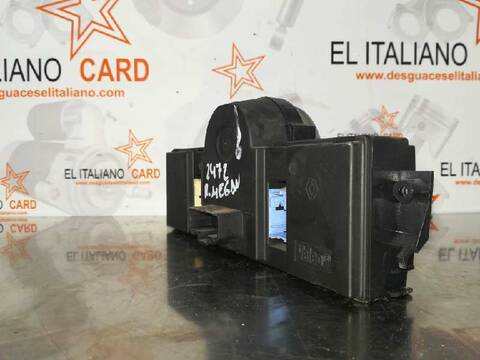 Foto 2ª: Mando Calefacción A. A. Renault Megane CONFORT AUTHENTIQUE BERLINA 106CV 78KW II CLASSIC BERLINA [K9K732] (2006)