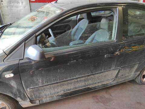 Puerta Delantera Izquierda Ford Focus HXDA BERLINA