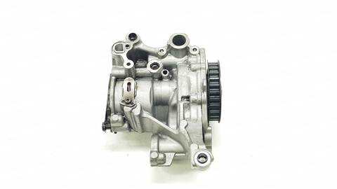 Foto 2ª: Bomba de Aceite Volkswagen Crafter KASTEN 30 MITTLERER RADSTAND MIT HOCHDACH FWD [DNAE] (2017)