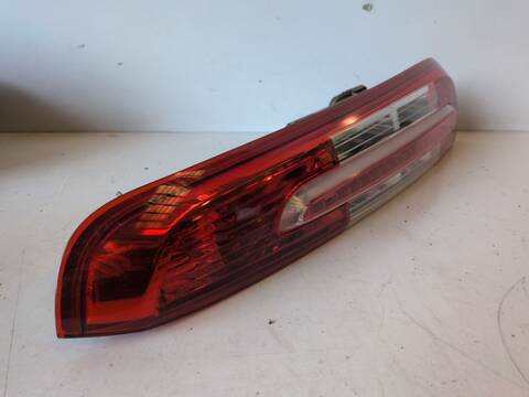 Foto 2ª: Piloto Trasero Derecho Ford C Max AMBIENTE 1.8 FLEXIFUEL CAT 125CV (2007)