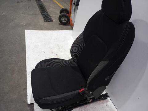 Foto 2ª: Asiento Delantero Derecho Nissan Qashqai ACENTA 116CV [HRA2DDT] (2013)