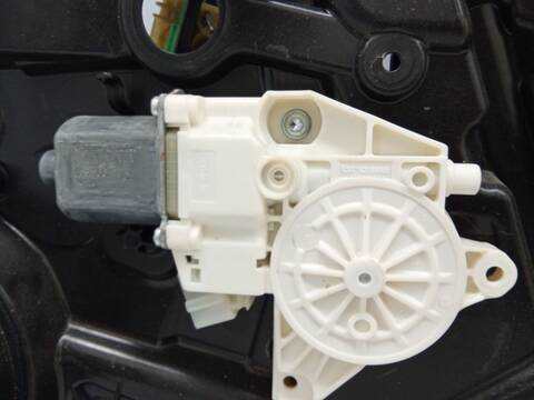 Foto 2ª: Elevalunas Eléctrico Delantero Derecho Mercedes Clase A 140 A 200 CDI - D 176.008) 136CV 100KW [OM 651.930] (2014)