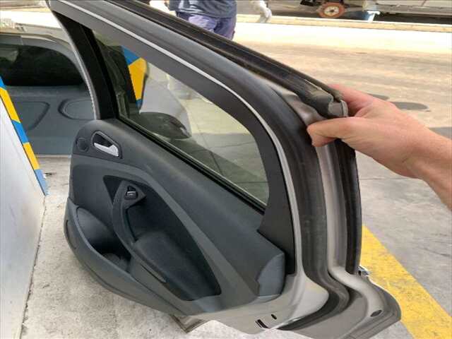 Foto 2ª: Puerta Trasera Derecha Ford C Max 2.0 TDCI 140CV/103KW C MAX/GRANDDXA CB7) DESDE 08/2010 HASTA 04 [UFDB] (2011)