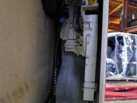 Foto 2ª: Cerradura Puerta Delantera Derecha Mercedes Sprinter 310/313/316 CDI 906.631/633/635/637) 95CV 70KW CAJA CERRADA [651955] (2014)