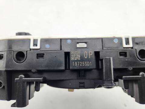 Foto 3ª: Mando Multifuncion Nissan Qashqai ACENTA 140CV 103KW [HR13] (2020)