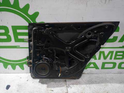Foto 3ª: Puerta Trasera Derecha Audi A4 2.5 TDI 120KW) BERLINA 163CV (2004)