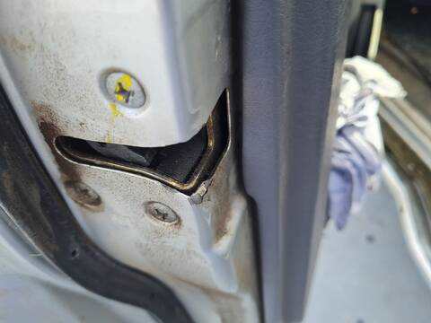 Cerradura Puerta Delantera Izquierda Nissan Terrano AVENUE 118CV 87KW