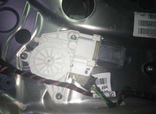 Foto 2ª: Elevalunas Eléctrico Trasero Derecho Mercedes Clase C 160 2.2 C 220 CDI (204.008) [2.2 LTR. - 125 KW CDI CAT] [OM 646.811]