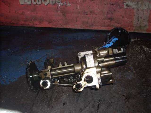 Foto 3ª: Bomba de Aceite Volvo S40  [F9Q]