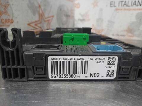 Foto 3ª: Caja Reles Fusibles Peugeot 208 ACCESS 68CV 50KW [8HR01] (2013)