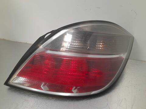 Foto 2ª: Piloto Trasero Derecho Opel Astra COSMO 116CV 85KW [Z16XER] (2008)