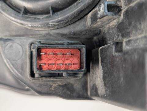 Foto 3ª: Faro Derecho Opel Astra A17DTJ (2011)