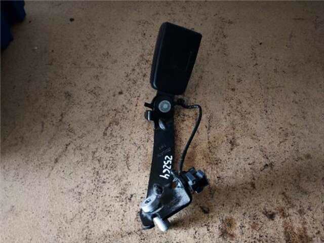 Foto 2ª: Cinturón Trasero Izquierdo Mercedes Clase C 160 2.1 C 220 D (205.304) [2.1 LTR. - 125 KW CDI CAT] [651.921]