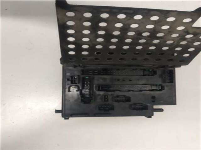 Foto 2ª: Caja Reles Fusibles Ford Escort 1.8 ATLANTA GHIA BERLINA [1.8 LTR. - 66 KW TURBODIESEL CAT]