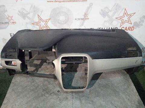 Foto 1ª: Salpicadero Fiat Grande Punto 1.3 16V MULTIJET ACTIVE 55KW) 75CV [199A2000] (2005)