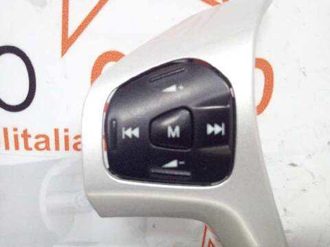 Foto 3ª: Mando Volante Ford Fiesta TITANIUM 95CV 70KW [TZJA] (2012)