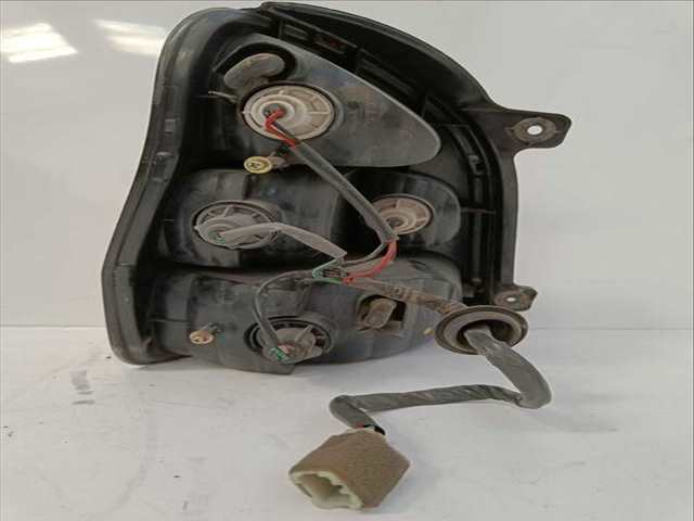 Foto 2ª: Piloto Trasero Derecho Kia Carnival TD LS TRAVEL 126CV 93KW (2000)