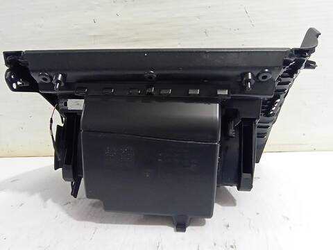 Foto 3ª: Guantera Volkswagen Golf COMFORTLINE BLUEMOTION AUT. 150CV (2013)