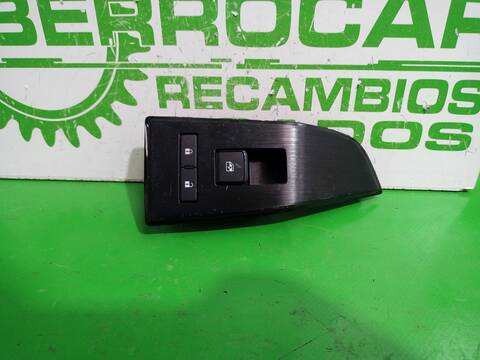 Botonera Elevalunas Nissan Qashqai 1.3 DIG-T 140CV 103KW