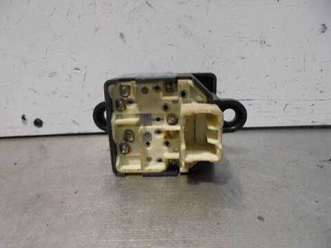 Foto 4ª: Botonera Elevalunas Hyundai Atos 1.0 CAT 58CV 43KW [G4HCE] (2001)