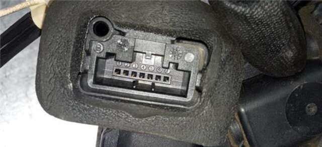 Foto 3ª: Cerradura Puerta Delantera Izquierda Volkswagen Golf 1.4 ADVANCE [1.4 LTR. - 90 KW 16V TSI (1390 CM3)] [CAXA]