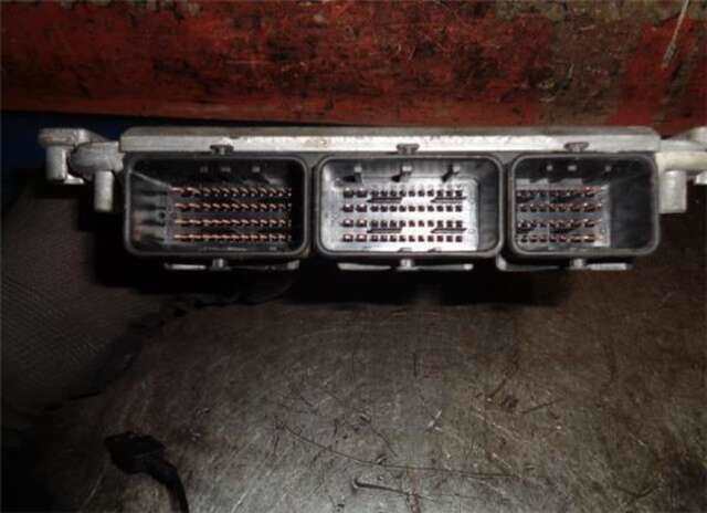Foto 2ª: Centralita Motor ECU Opel Vivaro 1.9 DCI (100CV) [F9QU760]