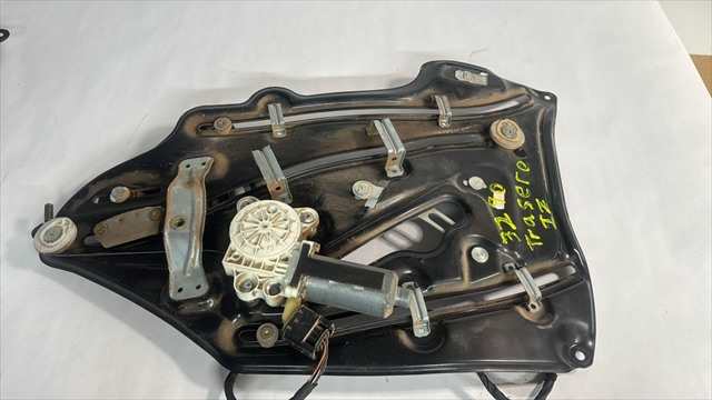 Foto 1ª: Elevalunas Eléctrico Trasero Izquierdo Mercedes Clase CLK 320 3.2 GASOLINA [M 112.955] (2003)