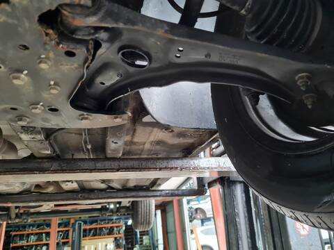 Brazo Suspension Delantero Izquierdo Volkswagen Caddy FURGON BMT 75CV 55KW